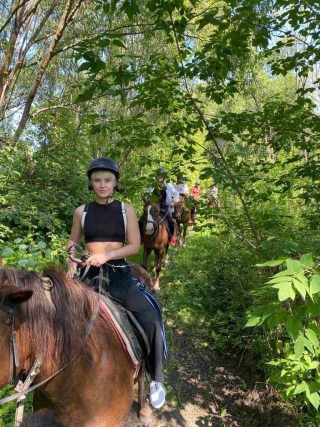 В Таганроге недовольная поездкой пьяная чиновница пообещала таксисту проблемы с законом
