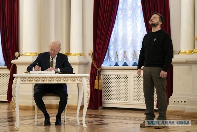 Петр Порошенко написал заявление в Верховный суд Украины о признании Зеленского недееспособным из-за последних решений президента