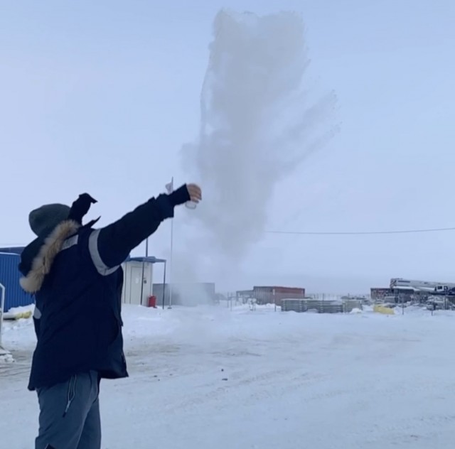 Зумеры не умеют в обычную физику