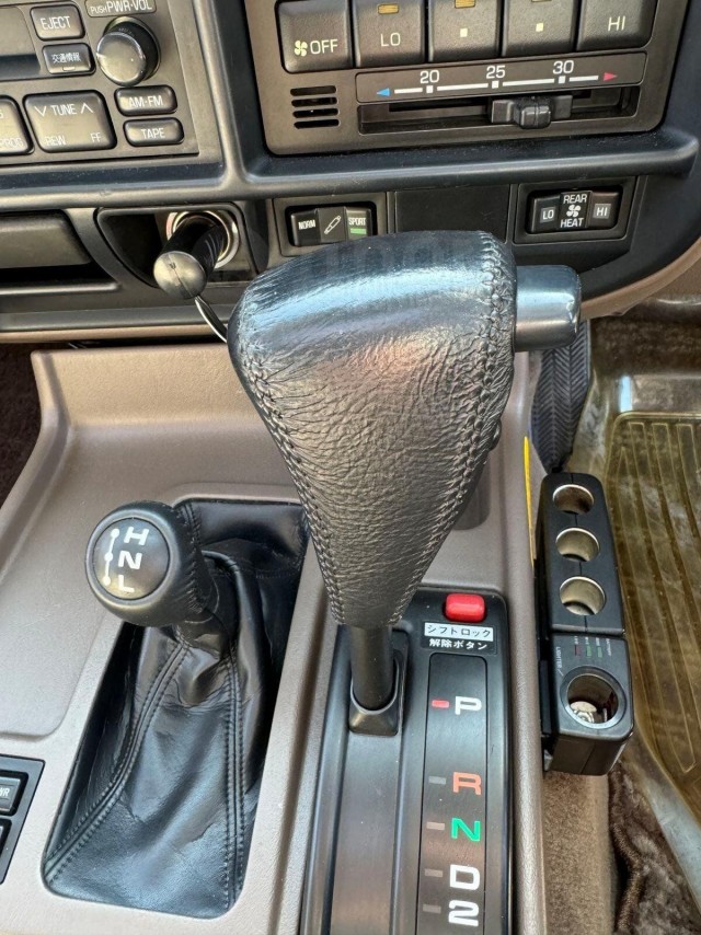 "Чем авто старше, тем дороже": В Ачинске продается Toyota Land Cruiser 80 1995 г.в. "всего" за 9,85 млн рублей