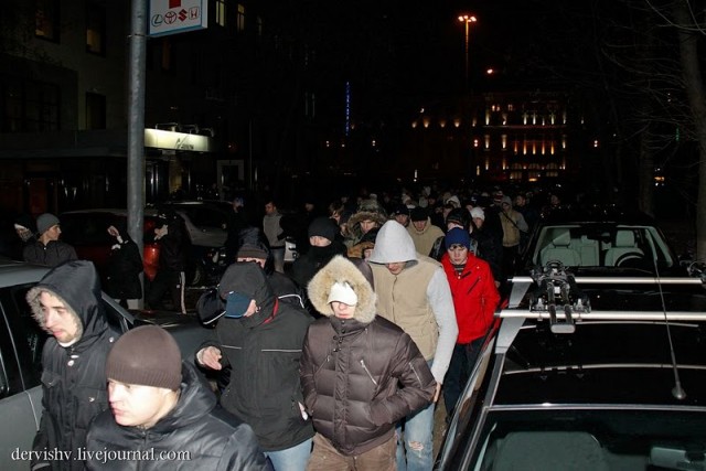 Футбольные фанаты перекрыли Ленинградский проспект