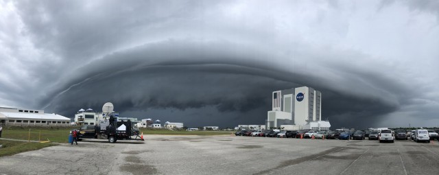 Прямая трансляция пилотируемого запуска SpaceX Crew Dragon
