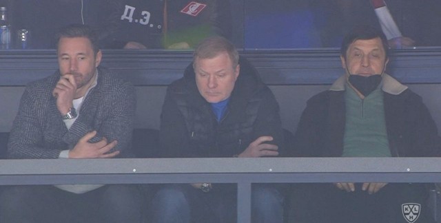 "Веселее, вы в хоккее! “