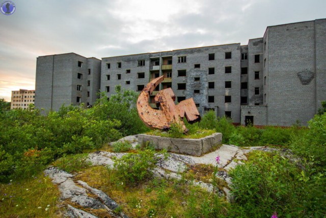 Заброшенная в Арктике ВМБ "Порт-Владимир" на острове Шалим