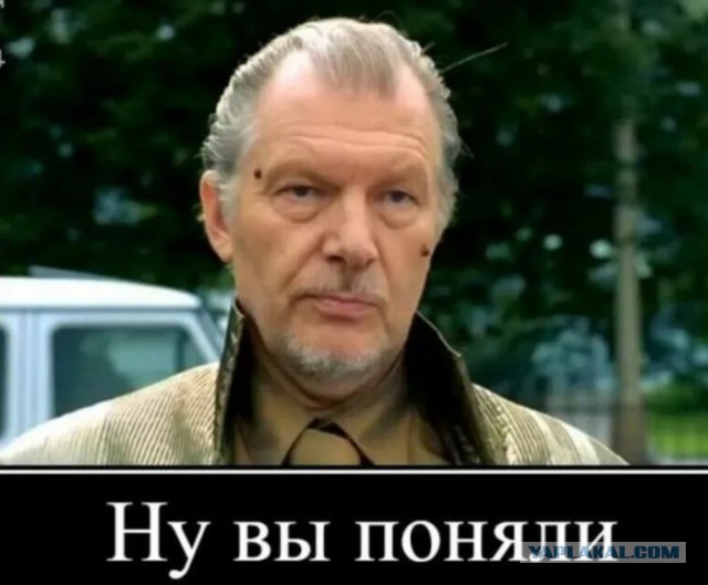 Мужчина вышел из поезда купить еду и опоздал. «Хозяин» его вещей нашёлся в неожиданном месте