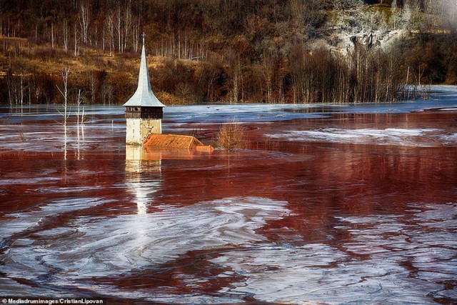 Геамана - румынская деревня-призрак в токсичном озере