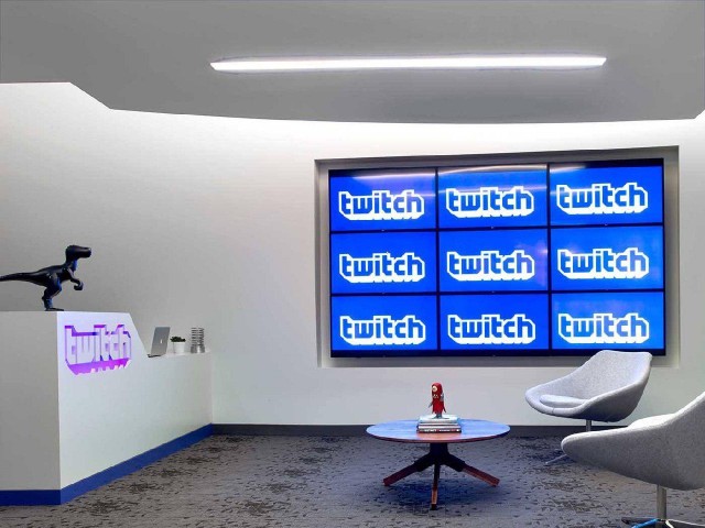 Rambler Group через Мосгорсуд потребовала у Twitch 180 млрд рублей за пользовательские трансляции английского футбола