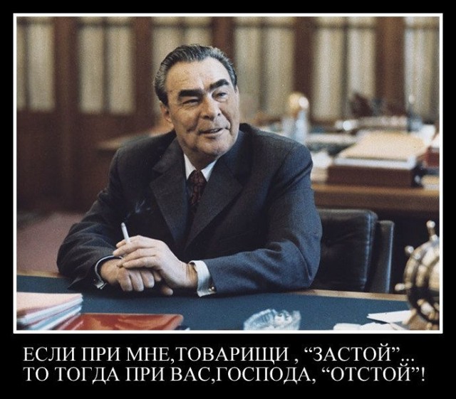Свора малолетних волчат нападает на пожилую женщину. Отморозки плюют в прохожую, оскорбляют, машут ногами