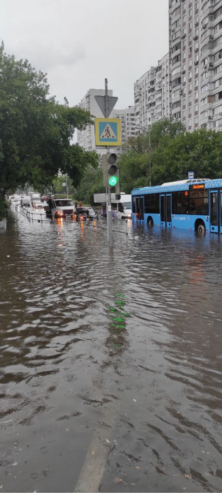 Москва, 28.06.2021, 13:00. Мощная гроза, ливень, ветер, град