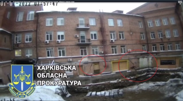 В украинском Харькове строители обрушили соседнее здание, вбивая в землю сваи