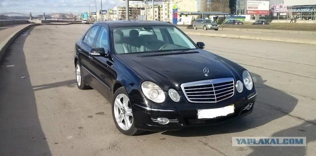 Это 21-летний Mercedes е211