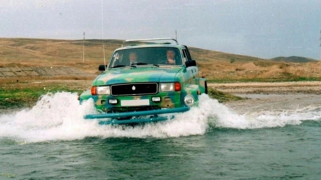 Дорожный монстр из 90х...