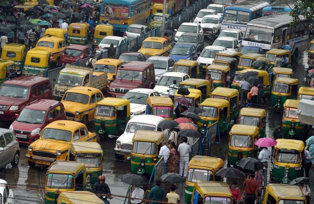 Антирекорд авторынка: Россия оказалась позади планеты всей. Машины — не покупают