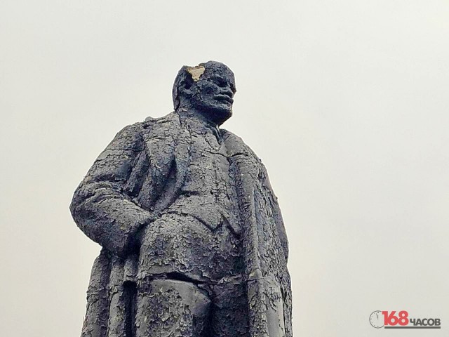 Это памятник Ленину в г. Кавриаго (Италия)