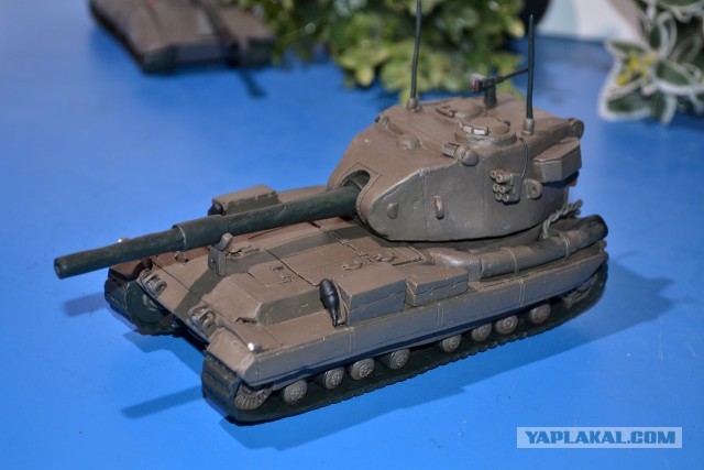 Как ИС-3 чуть не породил самое мощное противотанковое орудие в мире. История техники через пластилин- FV215B-183.