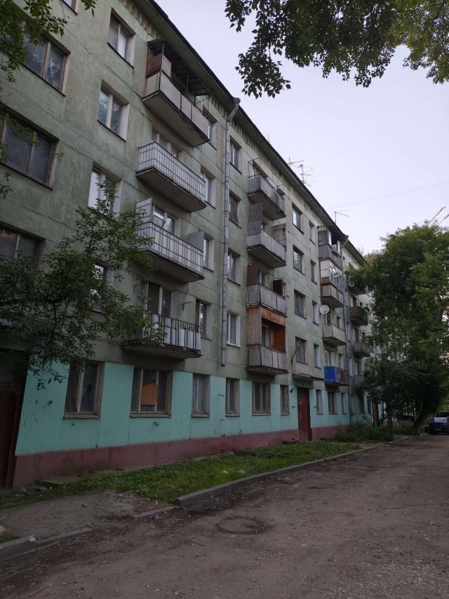 Шляюсь по Москве (утопленный самокат и чужеродная красота).