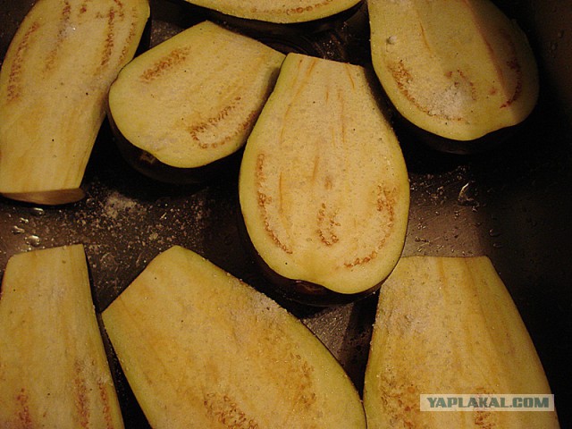 Украинская кухня . Икра из баклажанов.