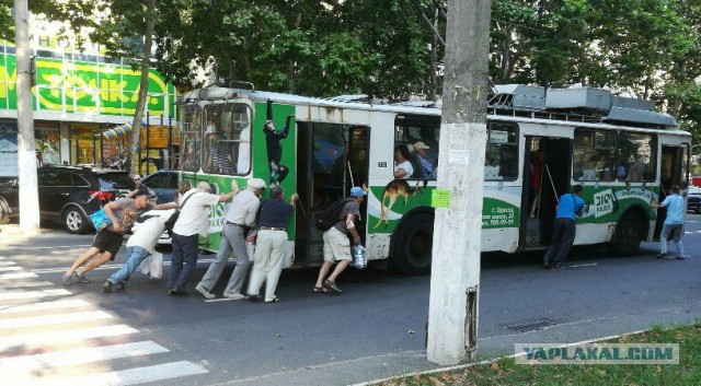 В Украине запустили беспроводные троллейбусы.