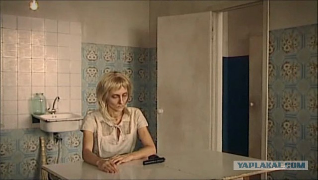 В Курске полуголая женщина нападала на детей и заставляла их молиться