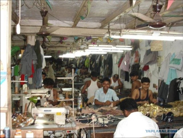 Обувное производство в Индии (25 фото)