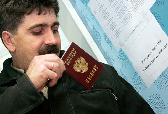 Число мигрантов на стройках программы реновации в Москве должно быть уменьшено, заявил мэр Сергей Собянин