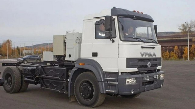 Автомобильный завод «Урал» показал автобус для Арктики