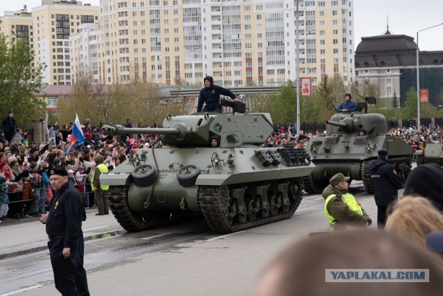 Торжественное шествие раритетной техники в День Победы прошло в Верхней Пышме. Фото
