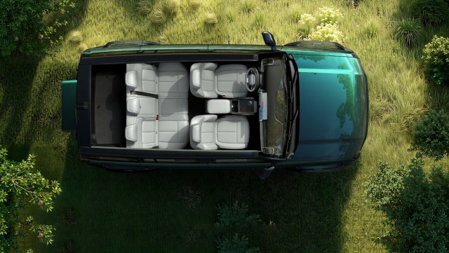 Китай, да прекрати уже, это провокация! Не может новый кроссовер стоить один миллион рублей!