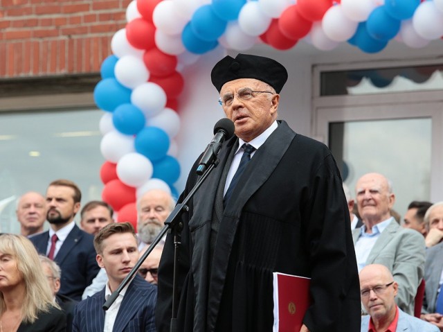 Ректор СПбГУП незаконно захватил университет