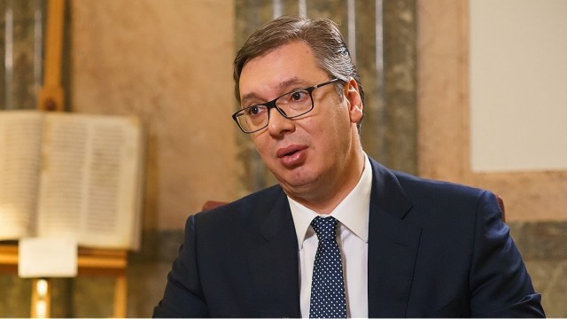 Президент Сербии Вучич заявил, что в ближайшие недели уйдет в отставку