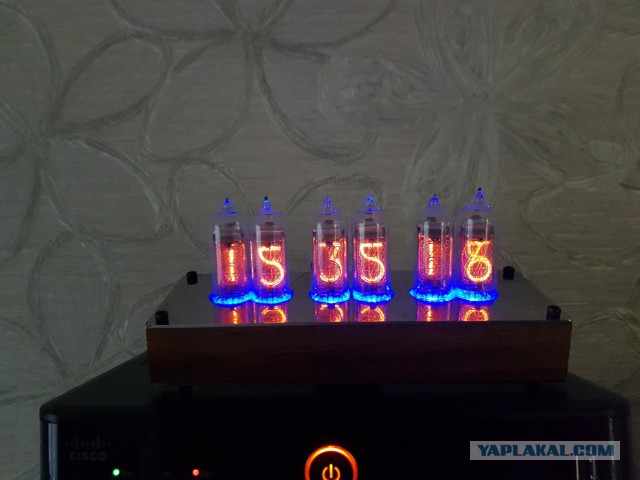 Очередные часы на советских индикаторах Nixie Clock