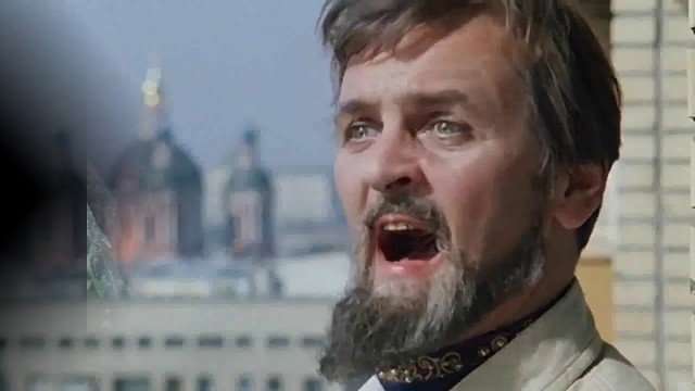 Радикалы напали на российское посольство в Киеве