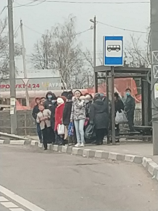 Толпа на проходной ГАЗа