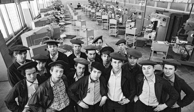 Как в СССР жилось молодому парню на 140 рублей в месяц, если не злоупотреблять спиртным- вроде нормально