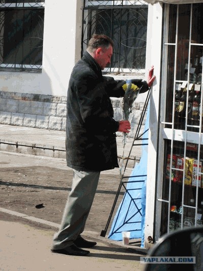 Мужик под шафе, но с цветами!