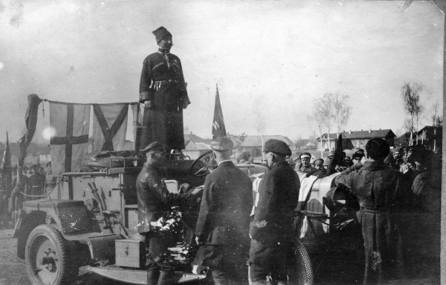Международная автомобильная выставка в Михайловском манеже. 1913г.