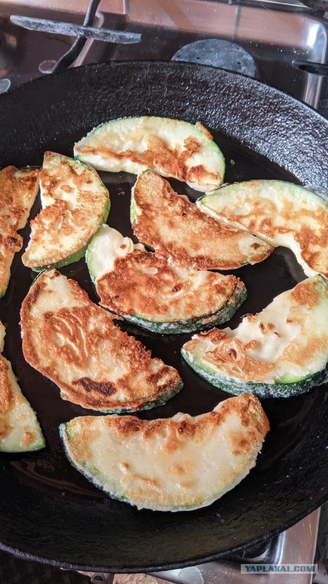 Жареный кабачок.