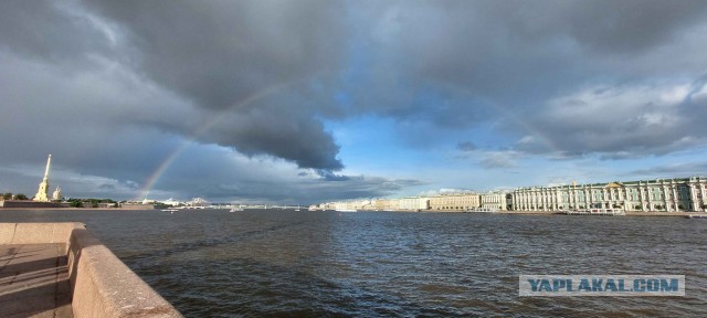 Вот такое у нас начало дня с радугой