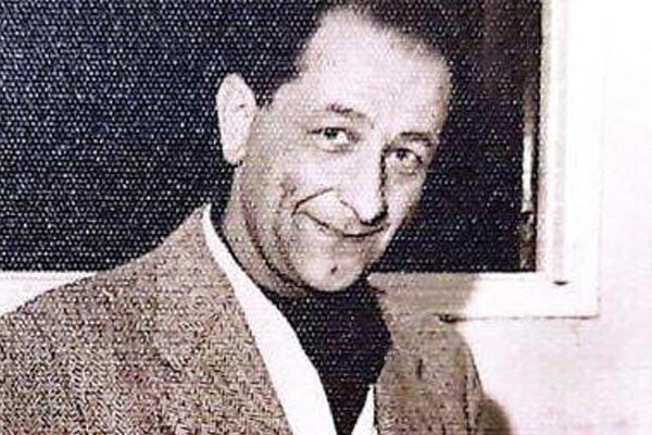 Он сдал Советскому Союзу всех агентов "Моссада" в Европе.