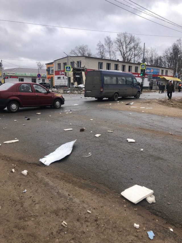 Момент взрыва кислородного баллона в ГАЗели в Конаково Тверской области, в результате которого погиб водитель