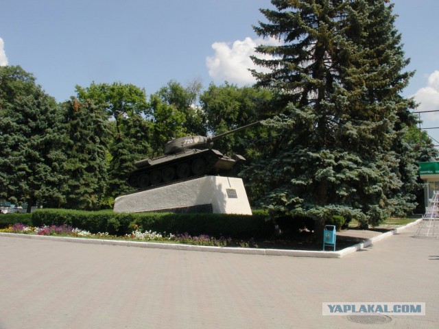 Танки.