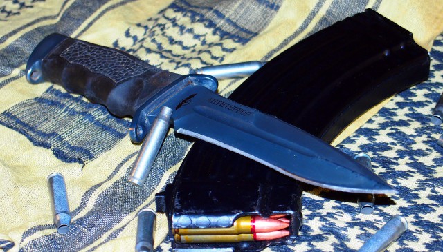 Боевой нож в составе ВС и сил спецназа РФ