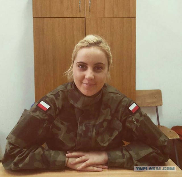 Девушки в армии разных стран мира