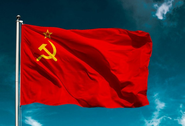 Активисты BLM объявили американский флаг «символом ненависти и расизма»