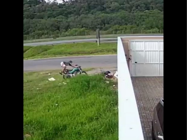 Тупой хруст приехал ...