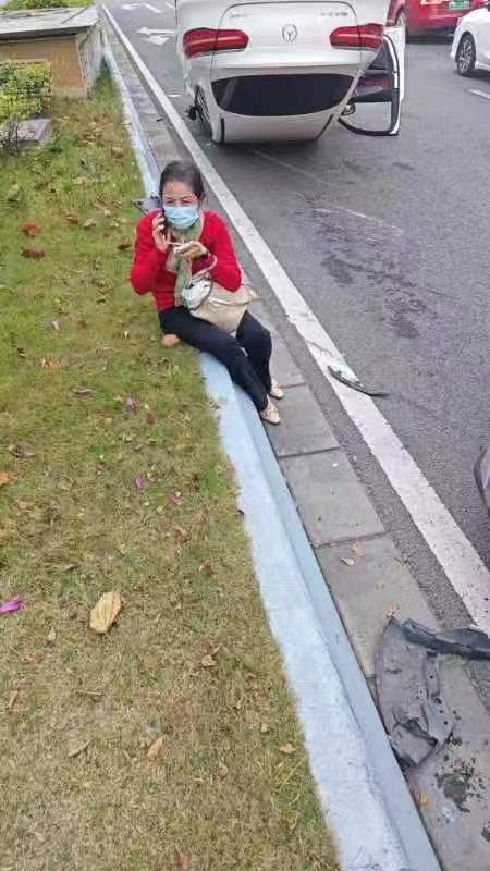 На дороге утром рано...