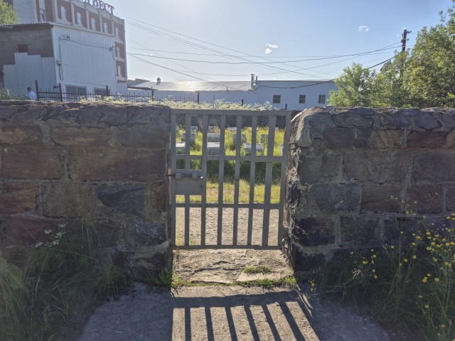 Про отношения к памяти и памятникам