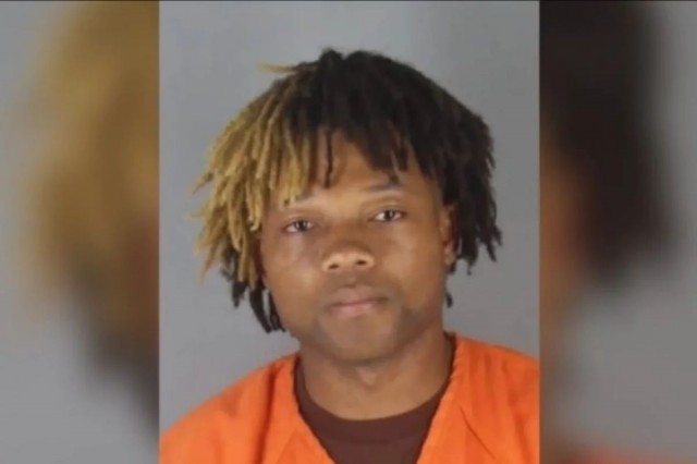 В США 22-летний мужчина поступил в среднюю школу, притворился подростком и в течение 19 дней домогался до нескольких девочек