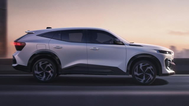 Renault выпустила элитный кроссовер Filante. Цена изделия от 30к.$ (2,35 млн рублей)