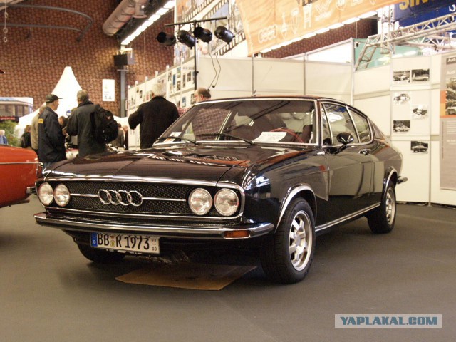 Mercedes W123 32-летний.